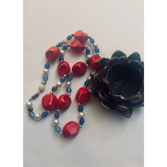 Pretty RED WHITE AND BLUE BEAD HAND CRAFTED NECKLACE - Picture 3 of 7